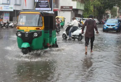 રાજકોટમાં 15 મિનિટ કમોસમી ચોમાસું જામ્યું