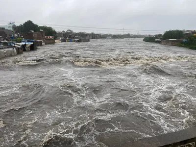 ગુજરાતને સતત ચોથા દિવસે ધમરોળતા મેઘરાજા